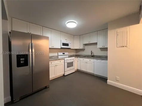 2762 S University Drive Davie FL 33328
