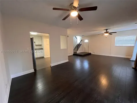 2762 S University Drive Davie FL 33328