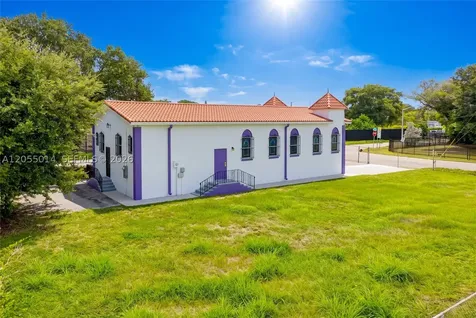2994 NW 46th Street Miami FL 33142