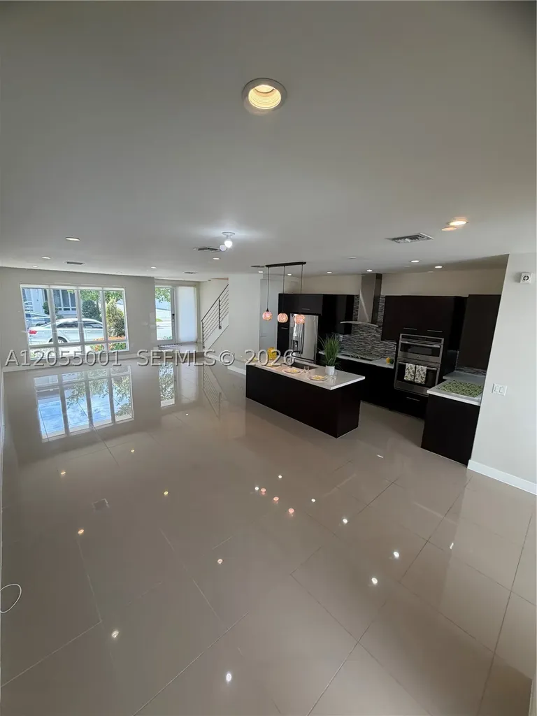 6440 NW 103rd Passage Doral FL 33178