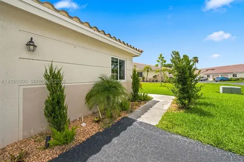 4952 SW 32nd Avenue Dania Beach FL 33312