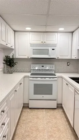 984 W 40th Street Hialeah FL 33012
