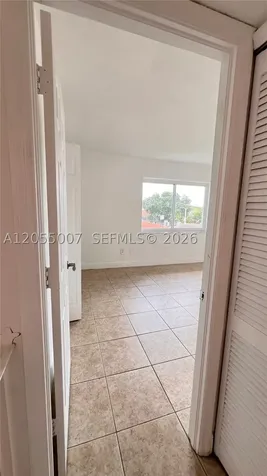 984 W 40th Street Hialeah FL 33012