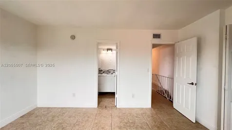984 W 40th Street Hialeah FL 33012