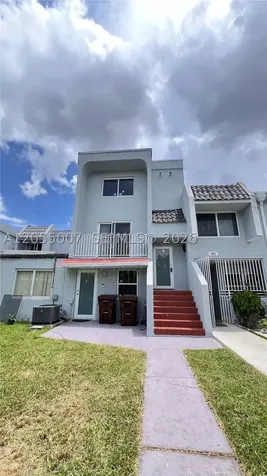 984 W 40th Street Hialeah FL 33012