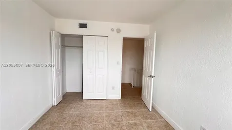 984 W 40th Street Hialeah FL 33012