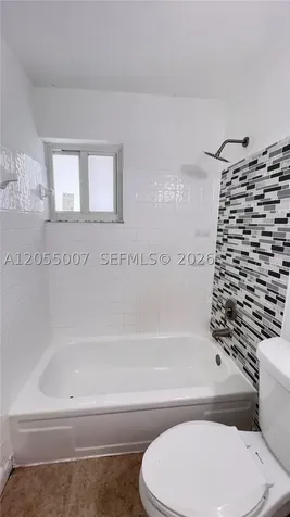 984 W 40th Street Hialeah FL 33012
