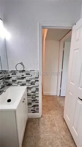 984 W 40th Street Hialeah FL 33012