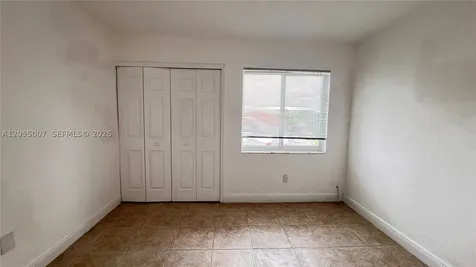 984 W 40th Street Hialeah FL 33012