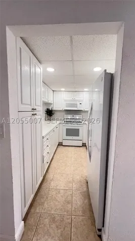 984 W 40th Street Hialeah FL 33012