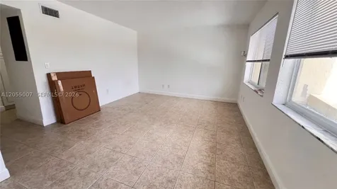 984 W 40th Street Hialeah FL 33012