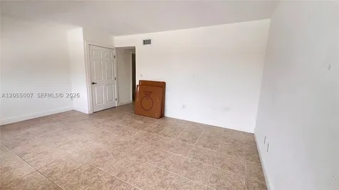 984 W 40th Street Hialeah FL 33012