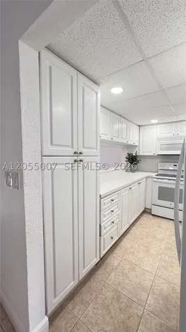 984 W 40th Street Hialeah FL 33012