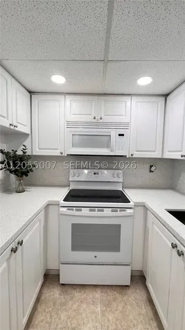 984 W 40th Street Hialeah FL 33012