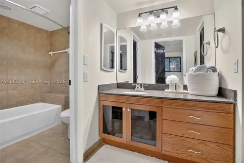 381 NW 94th Terrace Plantation FL 33324