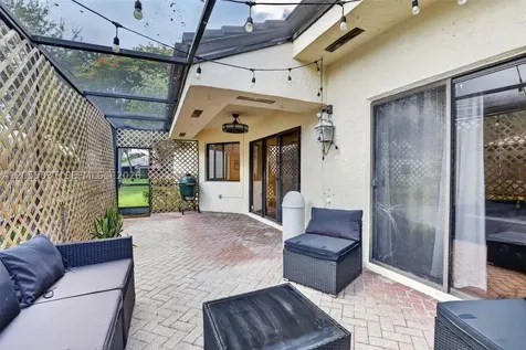 381 NW 94th Terrace Plantation FL 33324