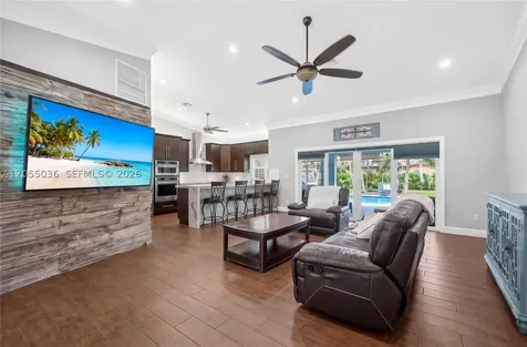 5725 SW 88th Avenue Cooper City FL 33328