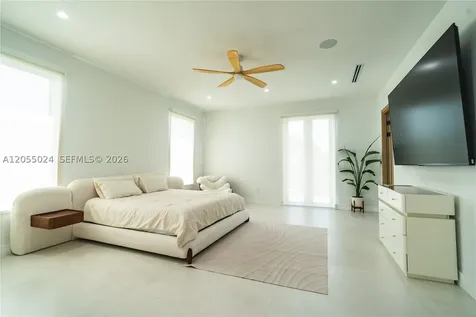9330 SW 34th Street Miami FL 33165