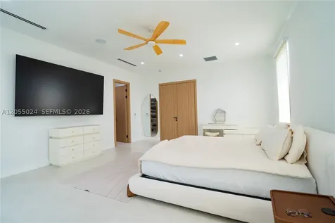 9330 SW 34th Street Miami FL 33165