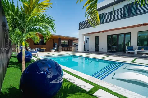 9330 SW 34th Street Miami FL 33165