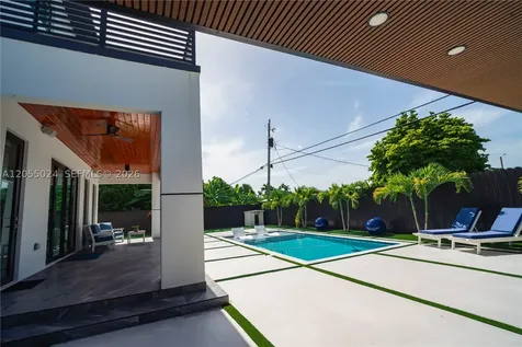 9330 SW 34th Street Miami FL 33165