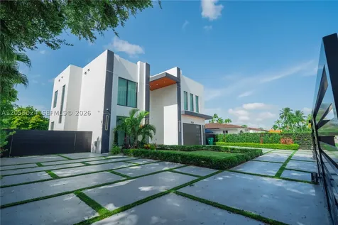 9330 SW 34th Street Miami FL 33165