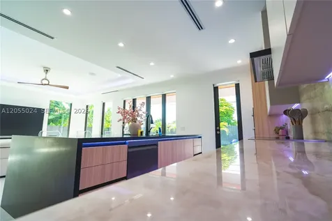 9330 SW 34th Street Miami FL 33165