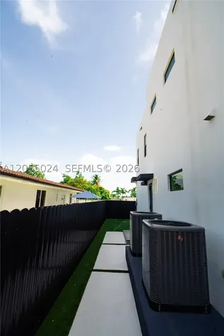 9330 SW 34th Street Miami FL 33165