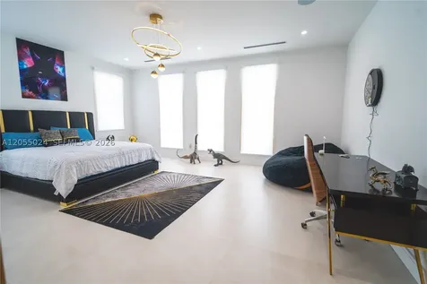 9330 SW 34th Street Miami FL 33165