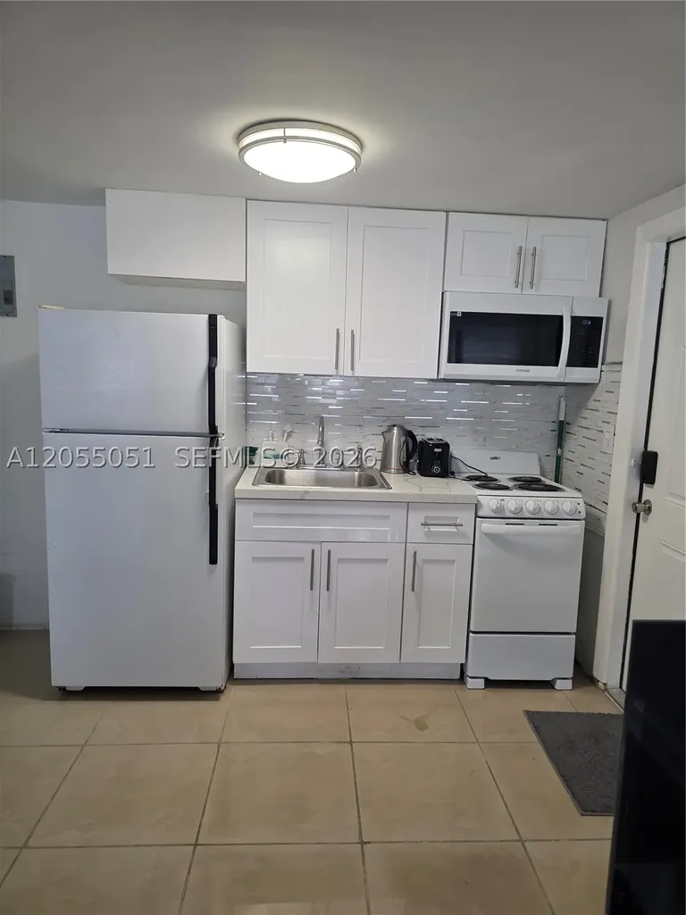 5712 Hollywood Boulevard Hollywood FL 33021