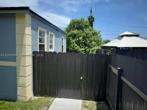 863 NW 139th Street Miami FL 33168