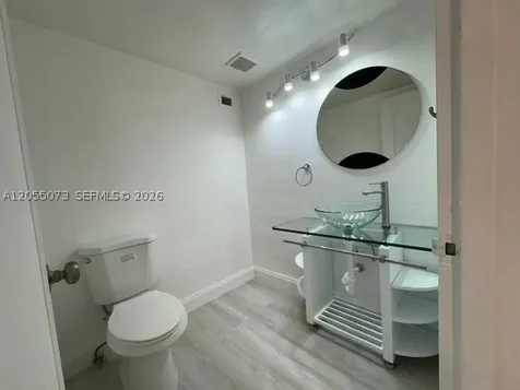 5401 Collins Avenue Miami Beach FL 33140