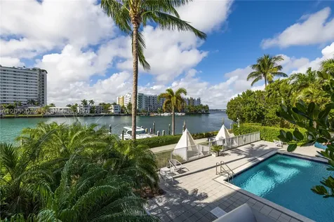 7928 East Drive North Bay Village FL 33141