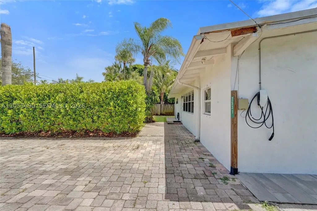 2531 Whale Harbor Lane Fort Lauderdale FL 33312