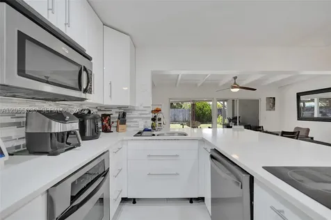 2531 Whale Harbor Lane Fort Lauderdale FL 33312
