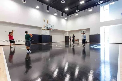 851 NE 1st Avenue Miami FL 33132