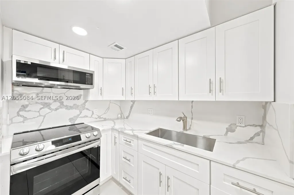 5255 W 26th Court Hialeah FL 33016
