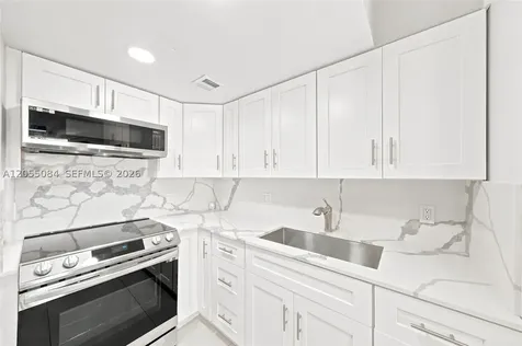 5255 W 26th Court Hialeah FL 33016