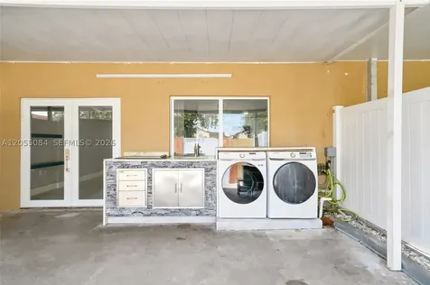 5255 W 26th Court Hialeah FL 33016