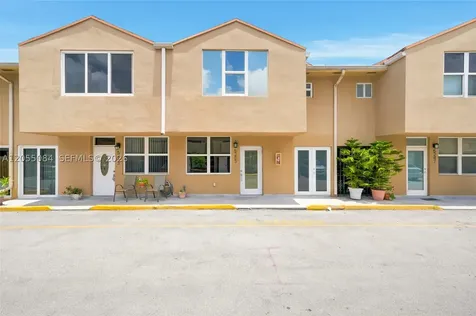 5255 W 26th Court Hialeah FL 33016