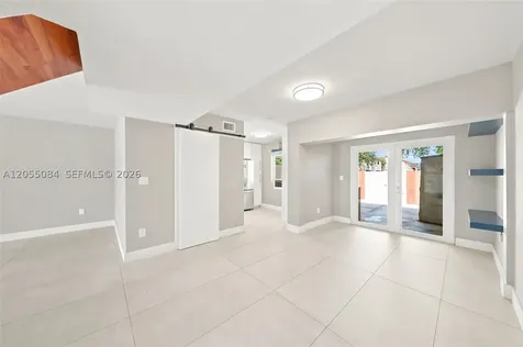 5255 W 26th Court Hialeah FL 33016