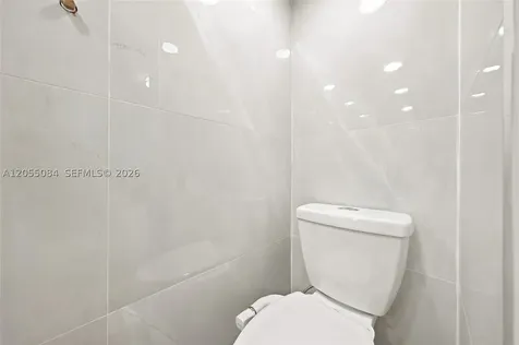 5255 W 26th Court Hialeah FL 33016