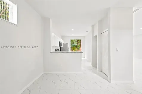 8684 NW 1st Street Miami FL 33126