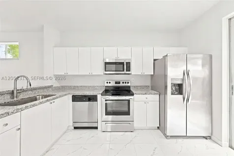 8684 NW 1st Street Miami FL 33126
