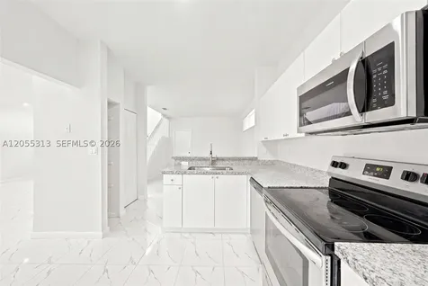 8684 NW 1st Street Miami FL 33126