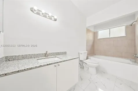 8684 NW 1st Street Miami FL 33126