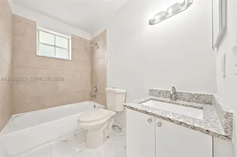 8684 NW 1st Street Miami FL 33126