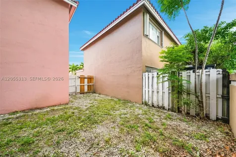 8684 NW 1st Street Miami FL 33126
