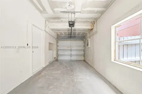 8684 NW 1st Street Miami FL 33126