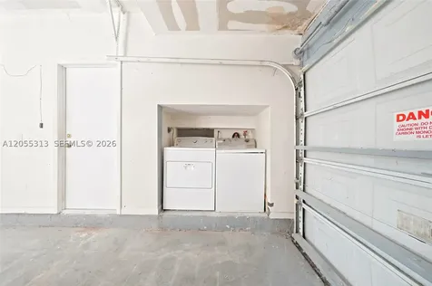 8684 NW 1st Street Miami FL 33126